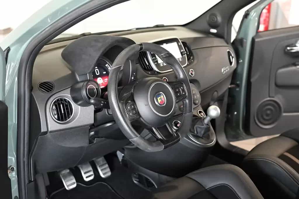 Abarth 695 70th Anniversario Sabelt-Sportsitze Navi PDC 01/2020-photo-7