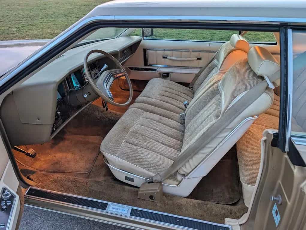Lincoln Continental 6.6l Coupe Gold - Cartier Uhr/H Zul. 07/1979-photo-13