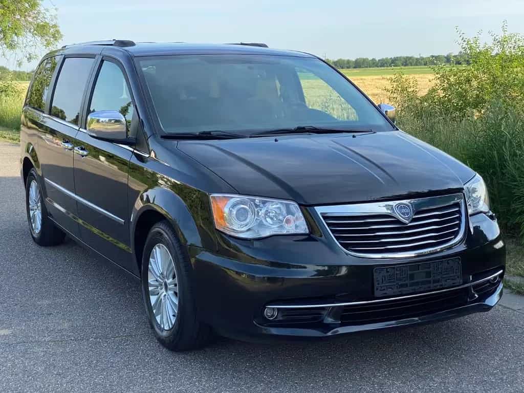 Lancia Voyager Gold 12/2011-photo-0