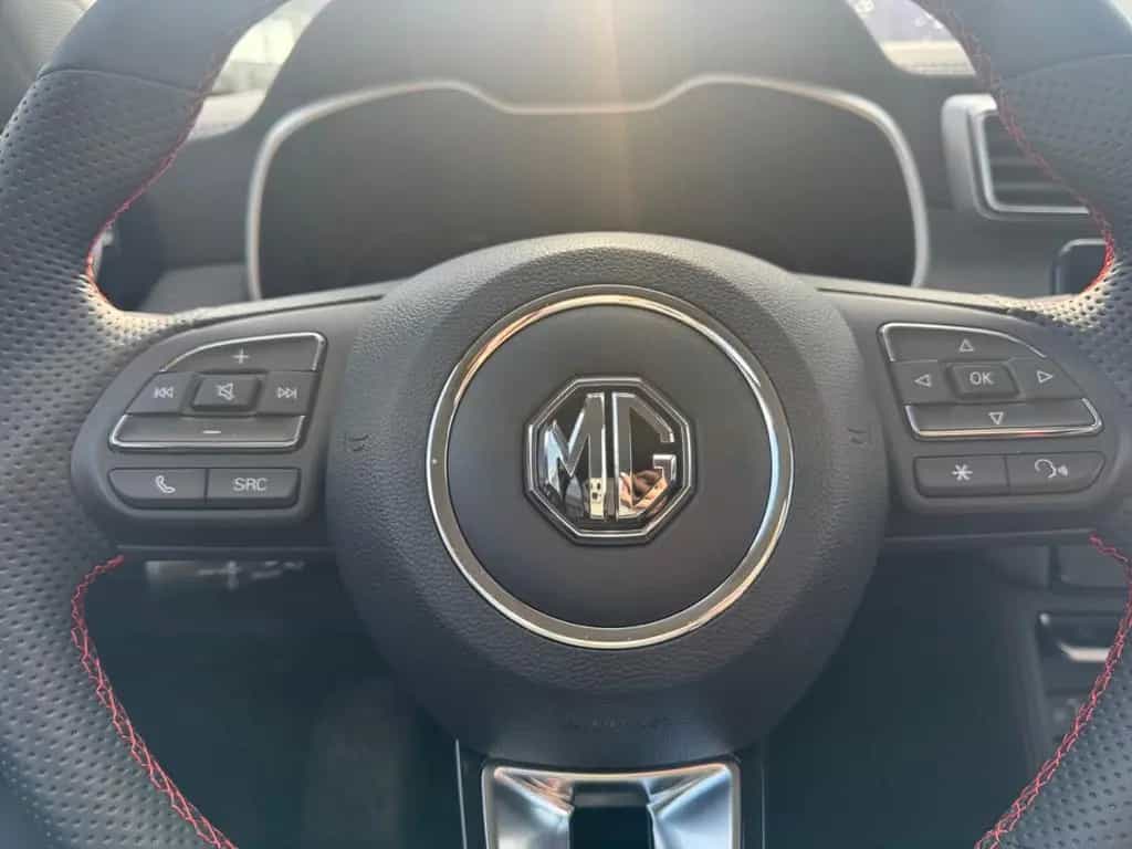 MG ZS 1.0T-GDI Luxury *NAVI*360°*LEDER*SHZ* 09/2024-photo-10