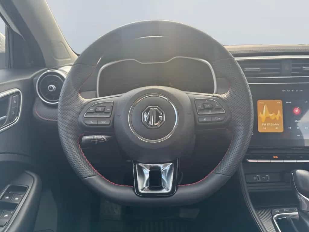 MG ZS 1.0T-GDI Luxury *NAVI*360°*LEDER*SHZ* 09/2024-photo-9