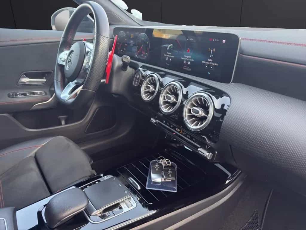 Mercedes-Benz CLA 180 Shooting Brake AMG Line Panodach Navi Di 12/2019-photo-19