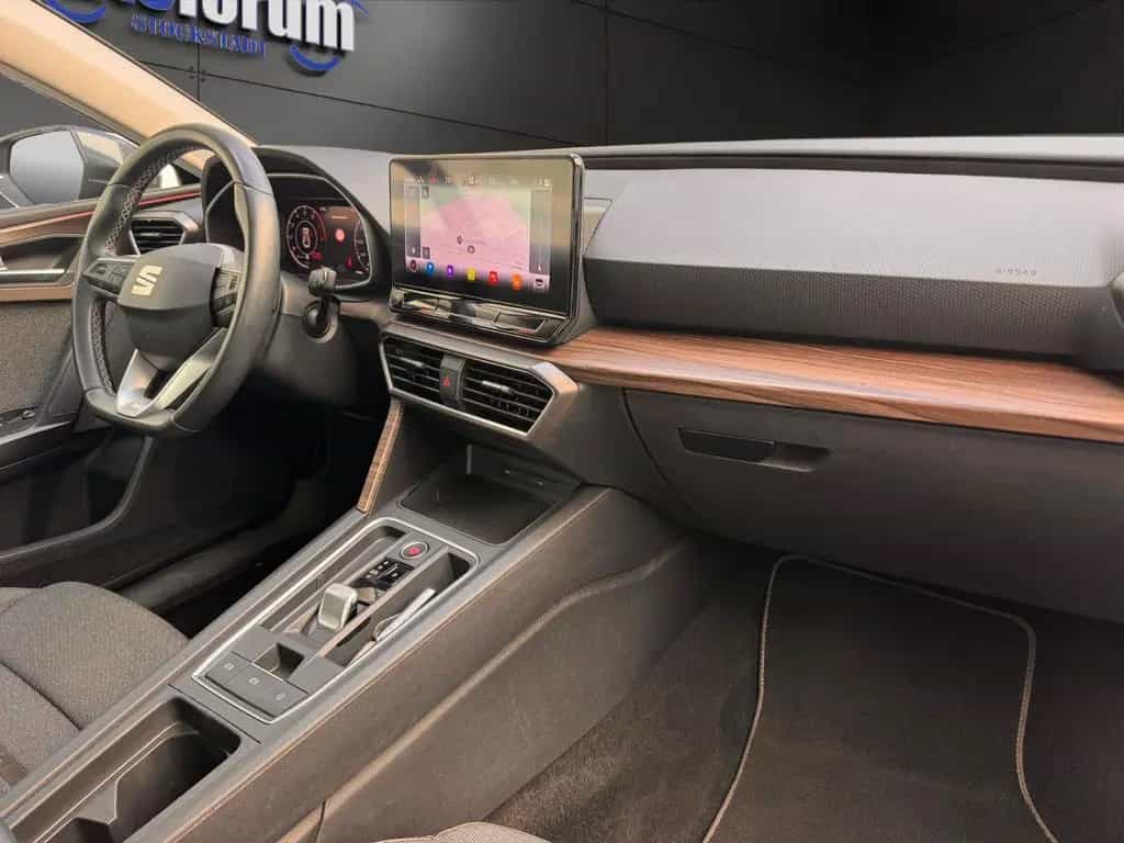 Seat Leon ST Xcellence DSG°ACC°LED°KAMERA°KEYLESS°SHZ 12/2020-photo-15