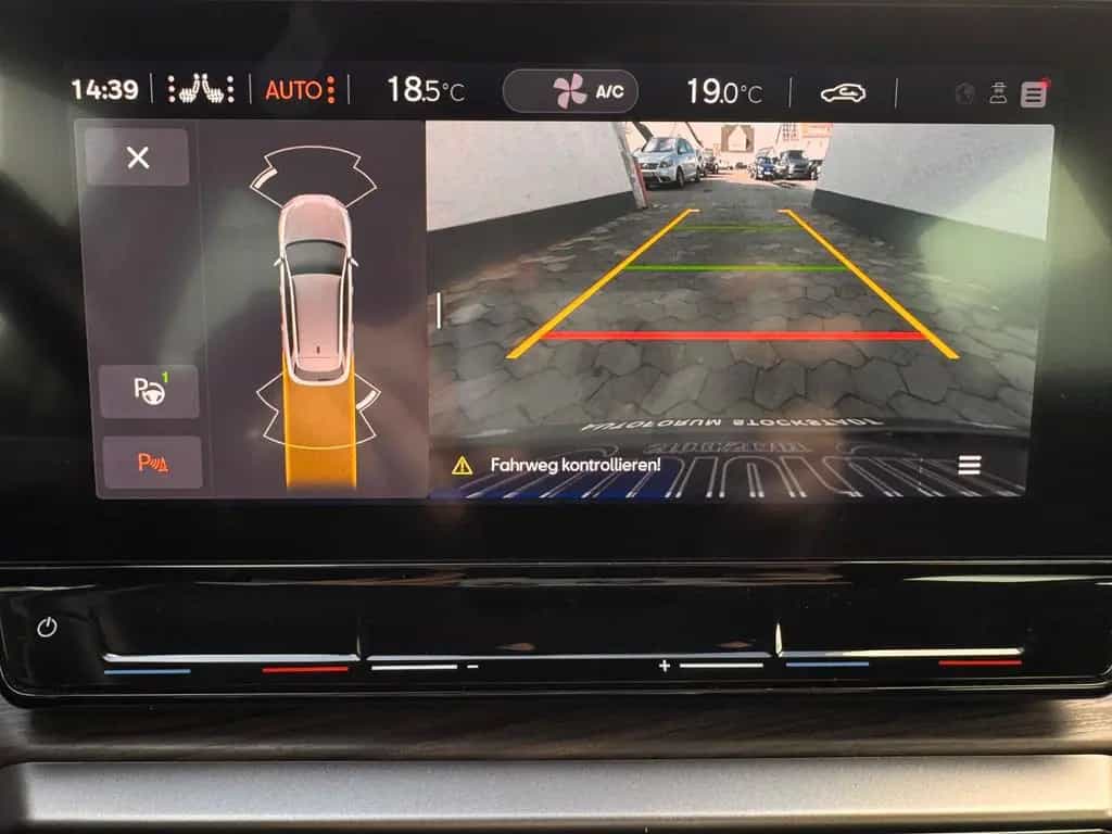 Seat Leon ST Xcellence DSG°ACC°LED°KAMERA°KEYLESS°SHZ 12/2020-photo-19