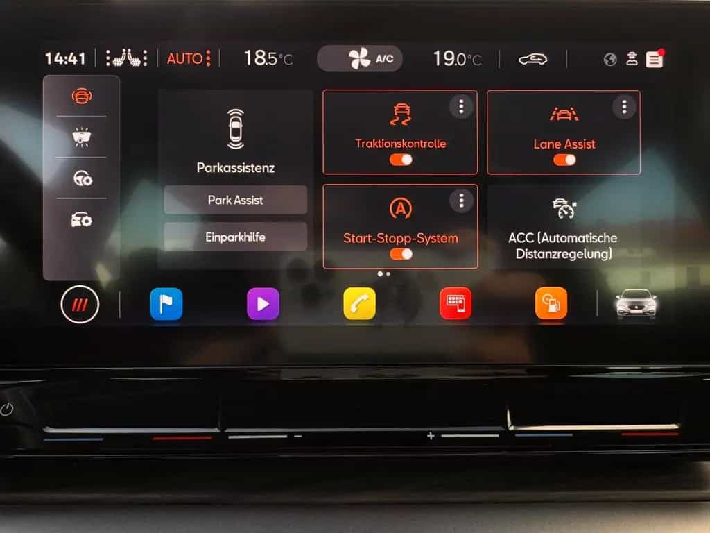 Seat Leon ST Xcellence DSG°ACC°LED°KAMERA°KEYLESS°SHZ 12/2020-photo-20