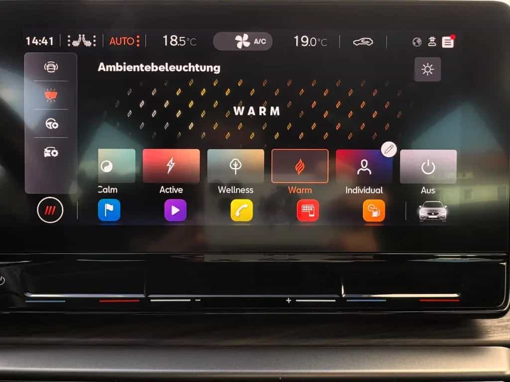 Seat Leon ST Xcellence DSG°ACC°LED°KAMERA°KEYLESS°SHZ 12/2020-photo-21