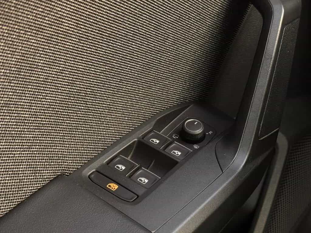 Seat Leon ST Xcellence DSG°ACC°LED°KAMERA°KEYLESS°SHZ 12/2020-photo-24