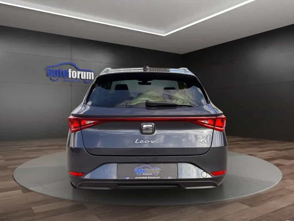 Seat Leon ST Xcellence DSG°ACC°LED°KAMERA°KEYLESS°SHZ 12/2020-photo-4