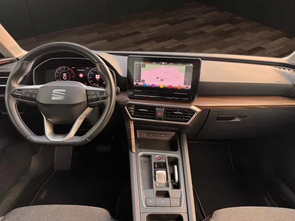 Seat Leon ST Xcellence DSG°ACC°LED°KAMERA°KEYLESS°SHZ 12/2020-photo-9