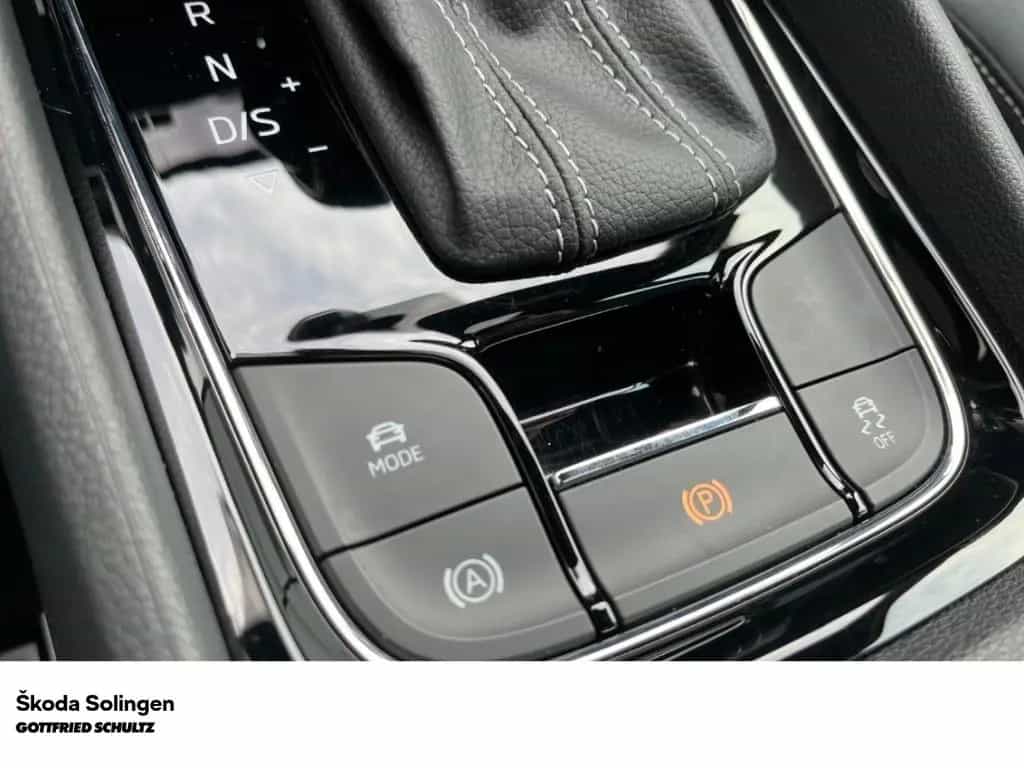 Skoda Karoq 1.5 TSI Sportline DSG   AHK   Pano   Kamer 02/2025-photo-18