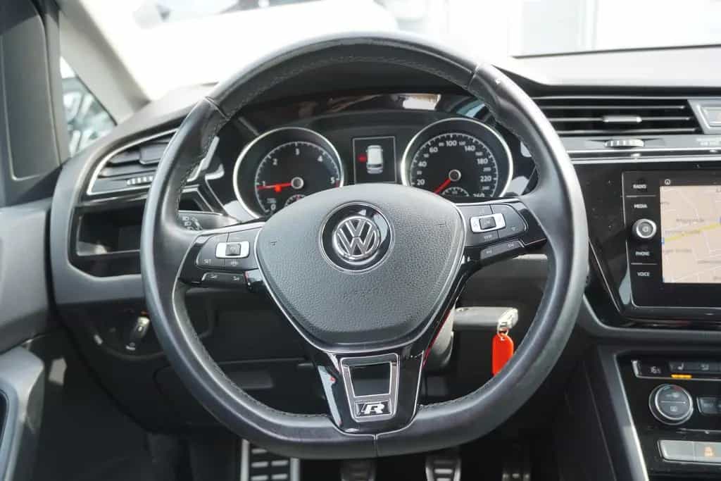 Volkswagen Touran 2.0 TDI R-Line LED Massagesitz Navi 04/2020-photo-13