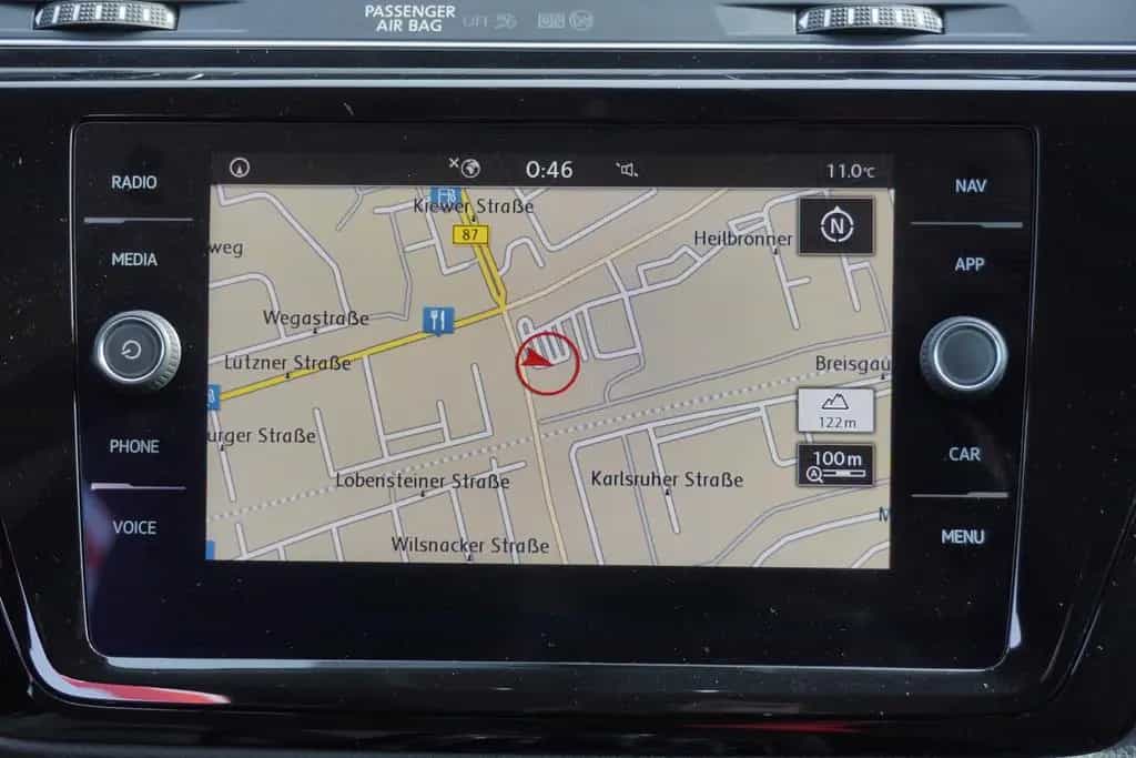 Volkswagen Touran 2.0 TDI R-Line LED Massagesitz Navi 04/2020-photo-14