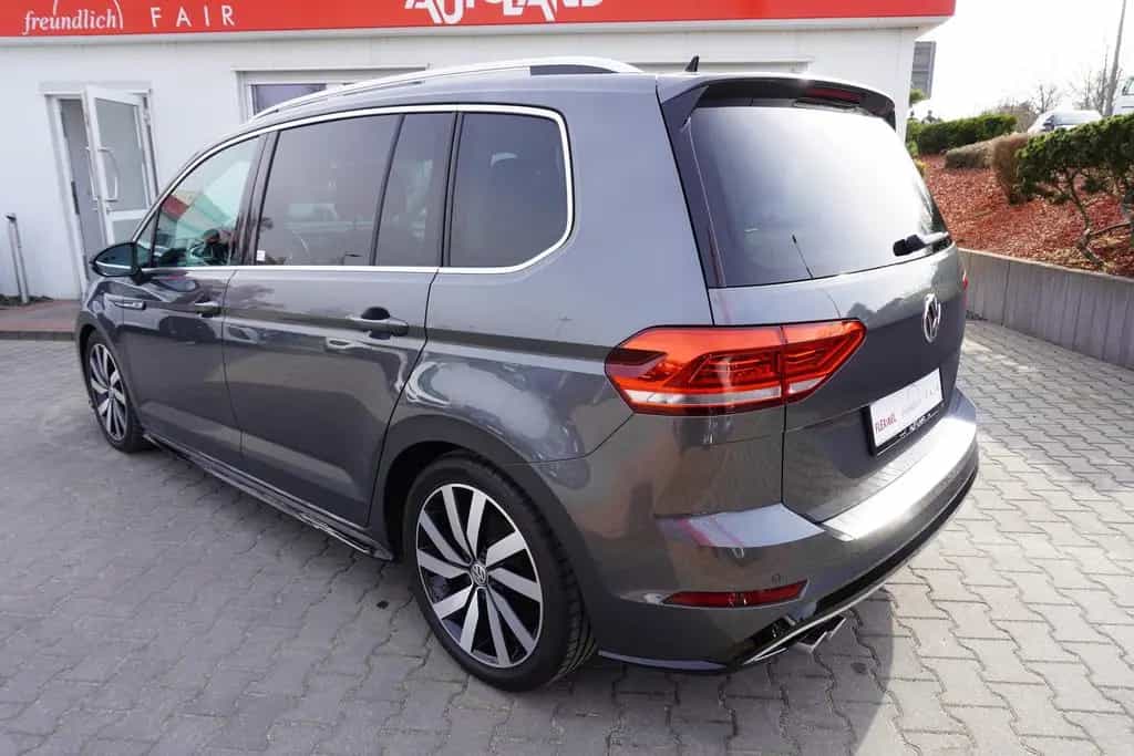 Volkswagen Touran 2.0 TDI R-Line LED Massagesitz Navi 04/2020-photo-2