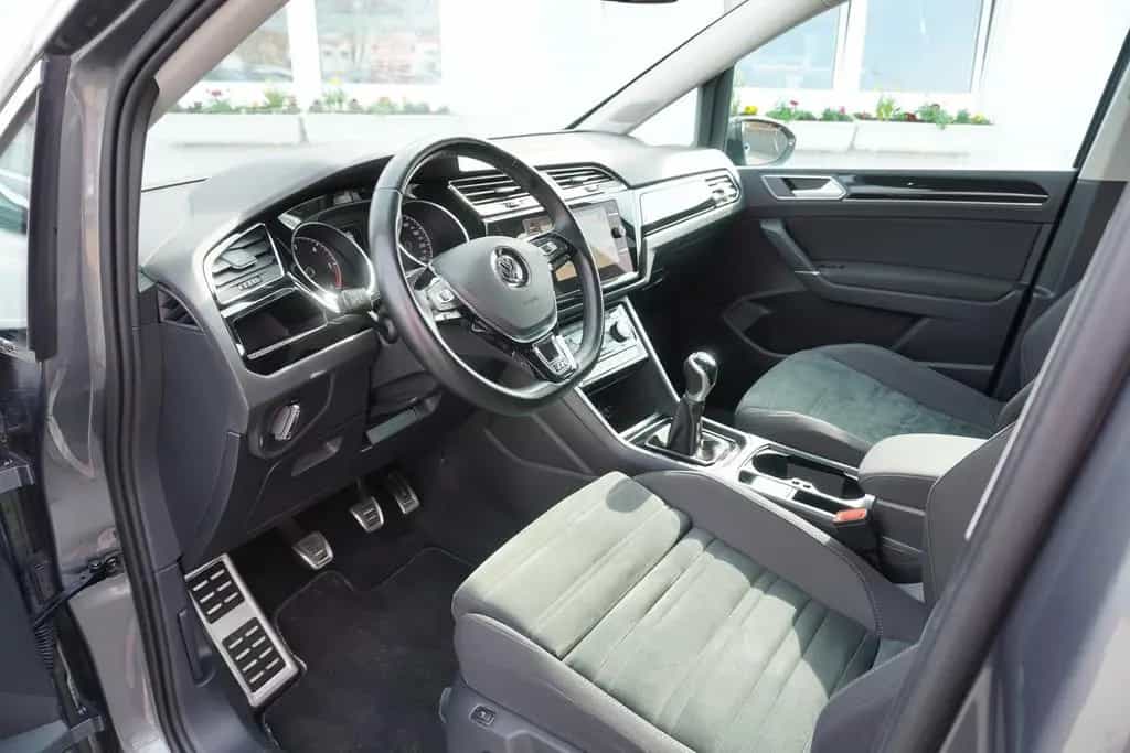 Volkswagen Touran 2.0 TDI R-Line LED Massagesitz Navi 04/2020-photo-20
