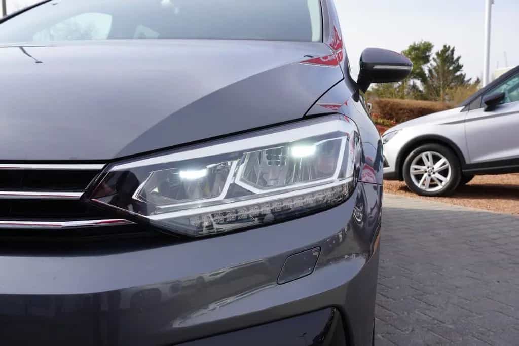 Volkswagen Touran 2.0 TDI R-Line LED Massagesitz Navi 04/2020-photo-31