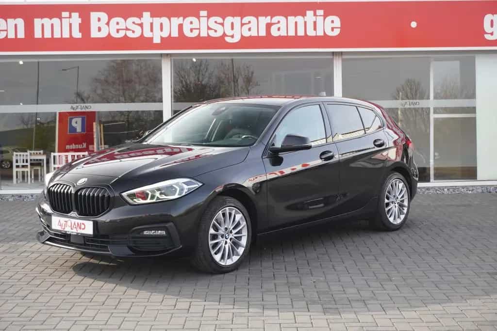 BMW 118 i Advantage Shadow Line Klimaaut. LED Navi 03/2021-photo-1