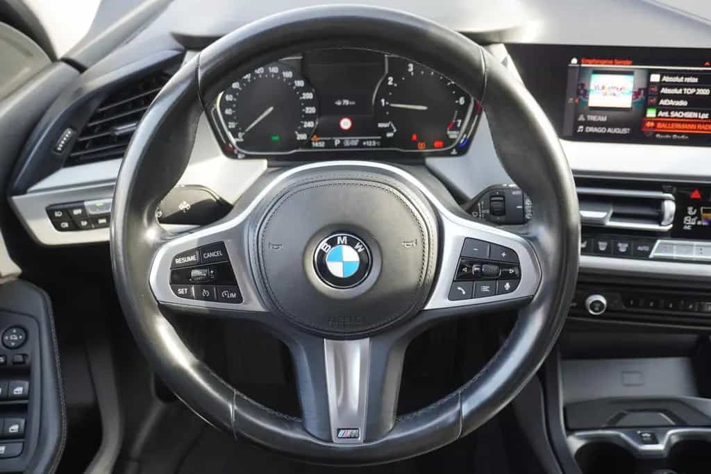 BMW 118 i Advantage Shadow Line Klimaaut. LED Navi 03/2021-photo-11
