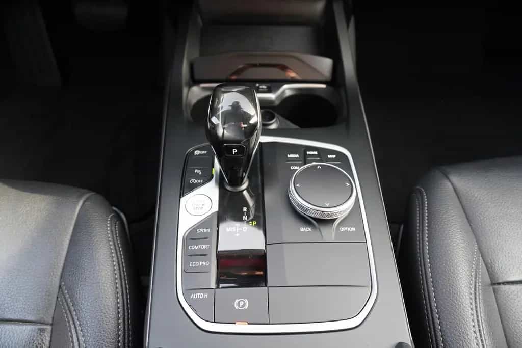 BMW 118 i Advantage Shadow Line Klimaaut. LED Navi 03/2021-photo-18