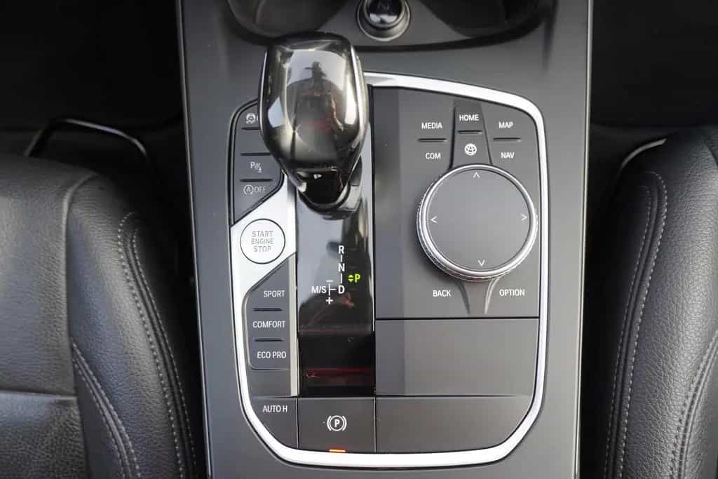 BMW 118 i Advantage Shadow Line Klimaaut. LED Navi 03/2021-photo-19