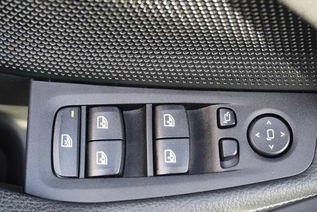 BMW 118 i Advantage Shadow Line Klimaaut. LED Navi 03/2021-photo-20