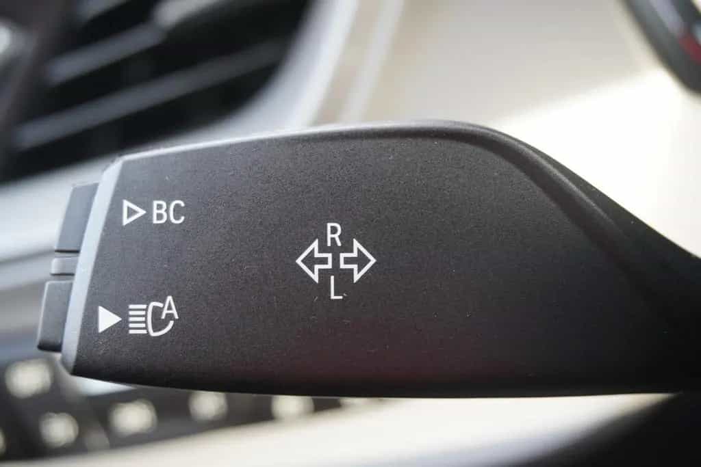 BMW 118 i Advantage Shadow Line Klimaaut. LED Navi 03/2021-photo-24