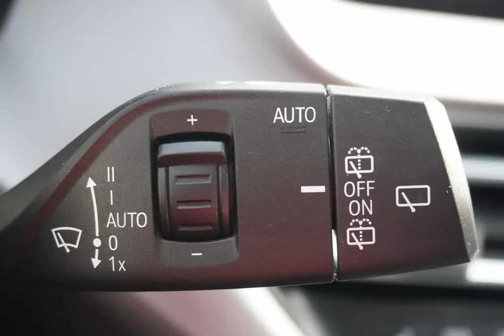 BMW 118 i Advantage Shadow Line Klimaaut. LED Navi 03/2021-photo-25