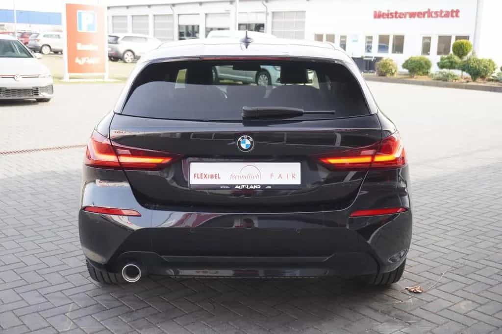 BMW 118 i Advantage Shadow Line Klimaaut. LED Navi 03/2021-photo-3