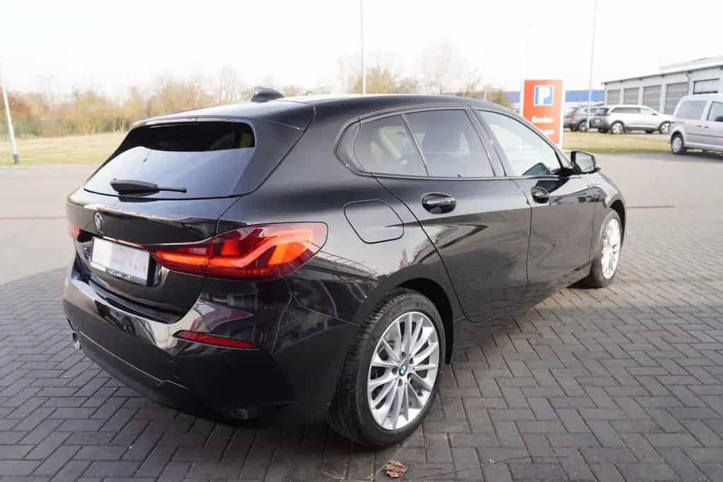BMW 118 i Advantage Shadow Line Klimaaut. LED Navi 03/2021-photo-4