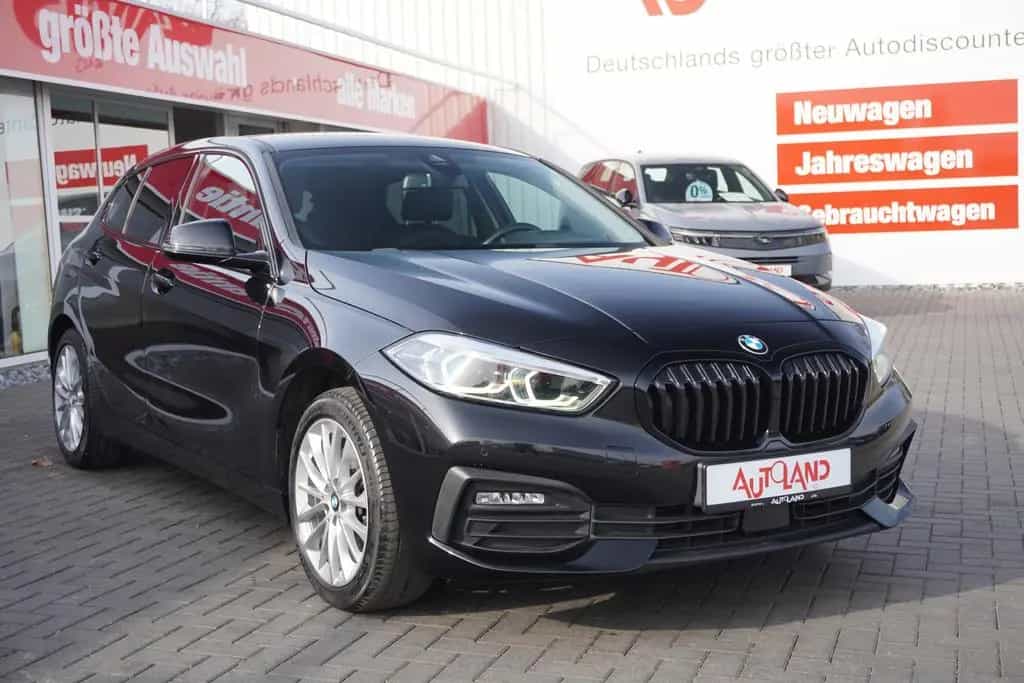 BMW 118 i Advantage Shadow Line Klimaaut. LED Navi 03/2021-photo-5