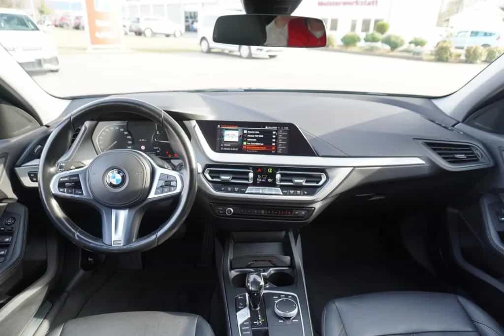 BMW 118 i Advantage Shadow Line Klimaaut. LED Navi 03/2021-photo-9