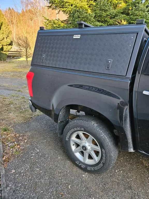Isuzu D-Max 10/2014-photo-1