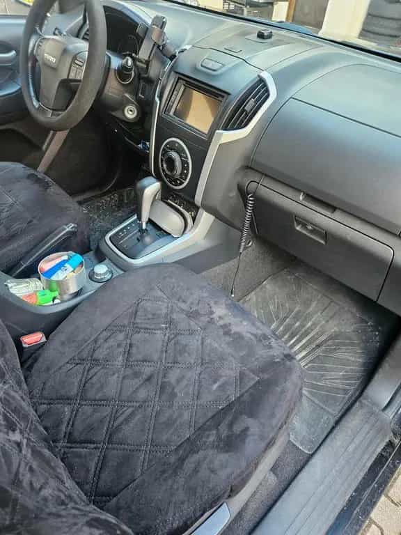 Isuzu D-Max 10/2014-photo-7