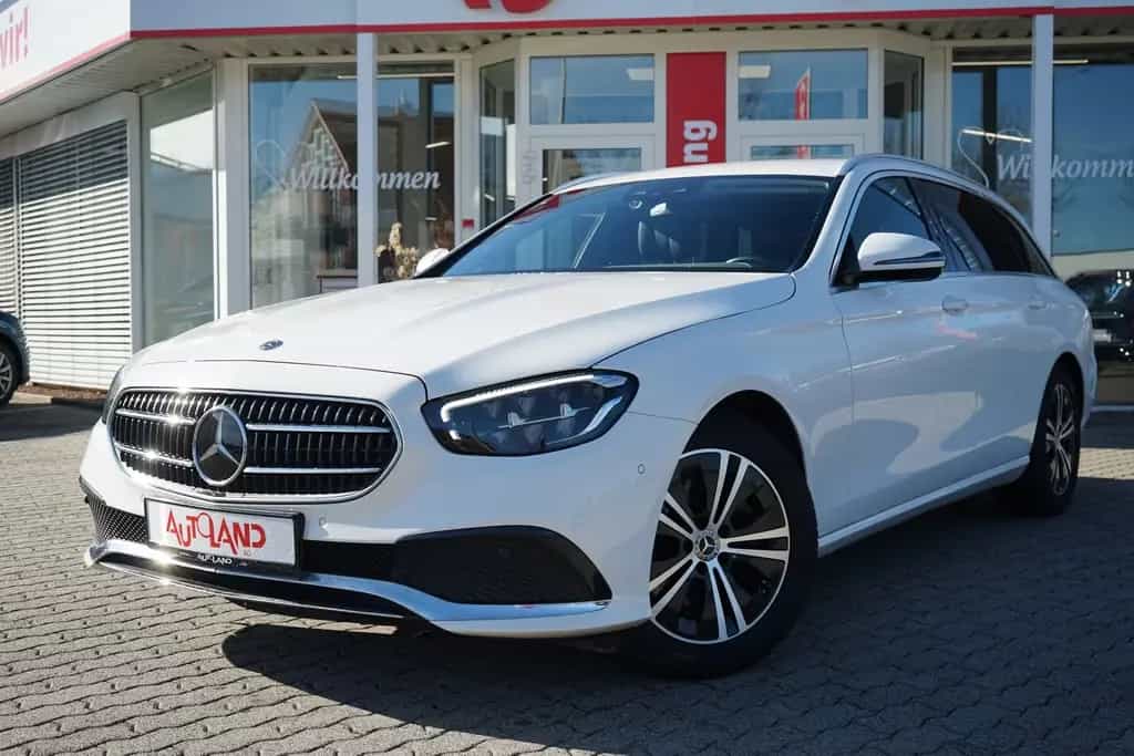 Mercedes-Benz E-Class E220 d Avantgarde 4-Matic LED Navi ACC AHK 01/2021-photo-1