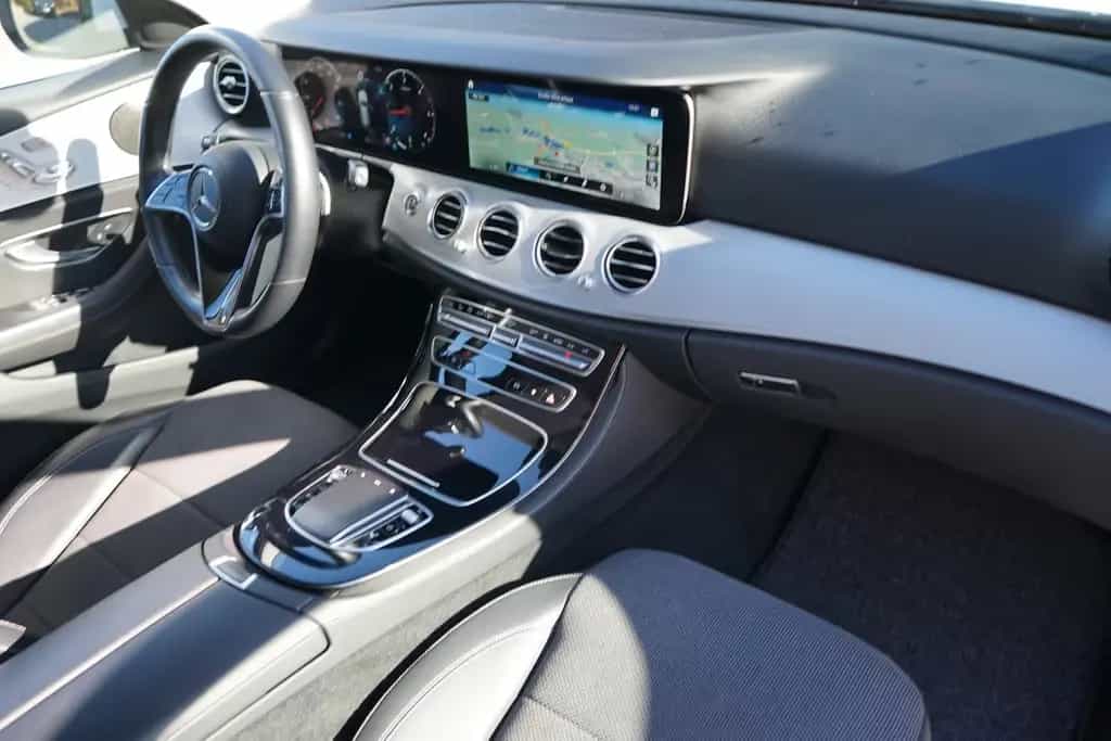 Mercedes-Benz E-Class E220 d Avantgarde 4-Matic LED Navi ACC AHK 01/2021-photo-13
