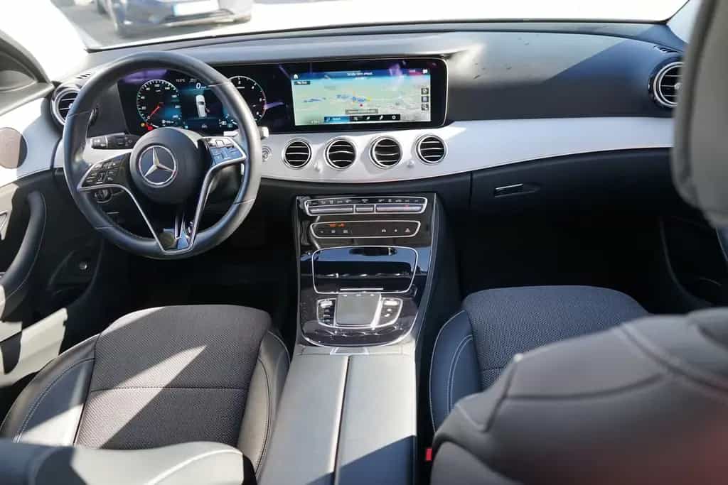 Mercedes-Benz E-Class E220 d Avantgarde 4-Matic LED Navi ACC AHK 01/2021-photo-14
