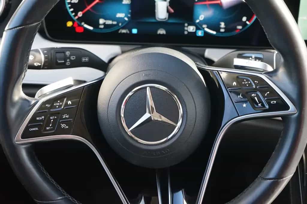 Mercedes-Benz E-Class E220 d Avantgarde 4-Matic LED Navi ACC AHK 01/2021-photo-16