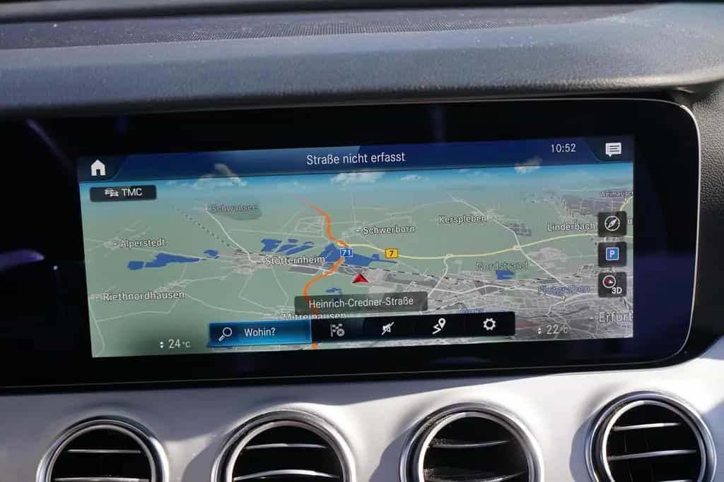 Mercedes-Benz E-Class E220 d Avantgarde 4-Matic LED Navi ACC AHK 01/2021-photo-17