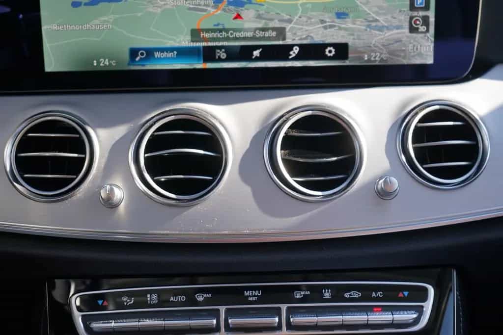Mercedes-Benz E-Class E220 d Avantgarde 4-Matic LED Navi ACC AHK 01/2021-photo-18
