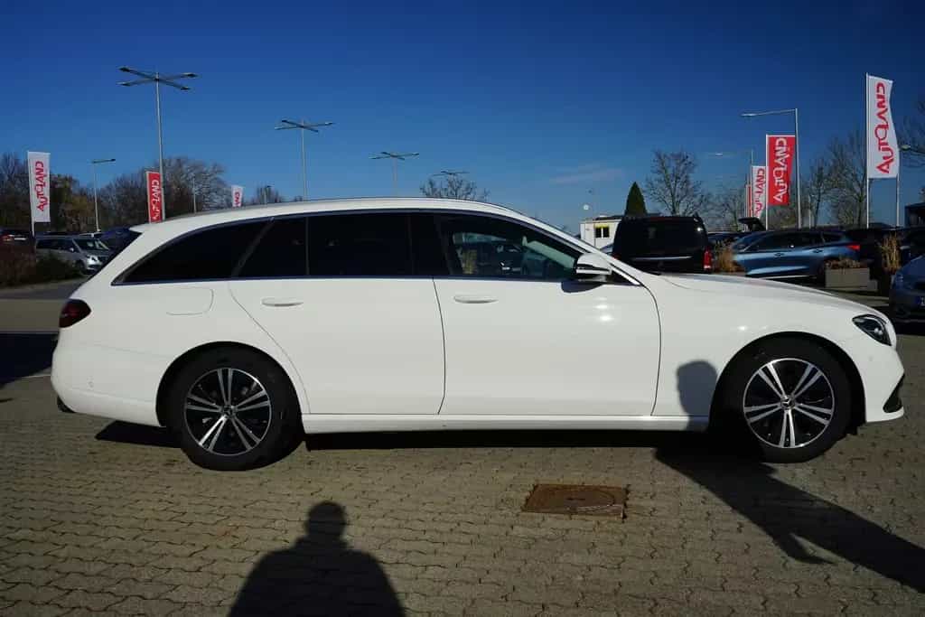 Mercedes-Benz E-Class E220 d Avantgarde 4-Matic LED Navi ACC AHK 01/2021-photo-2