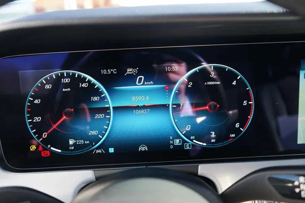 Mercedes-Benz E-Class E220 d Avantgarde 4-Matic LED Navi ACC AHK 01/2021-photo-22