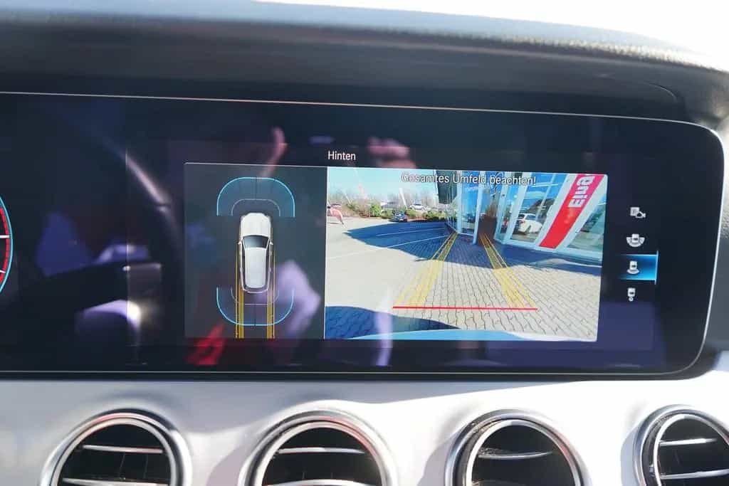 Mercedes-Benz E-Class E220 d Avantgarde 4-Matic LED Navi ACC AHK 01/2021-photo-24