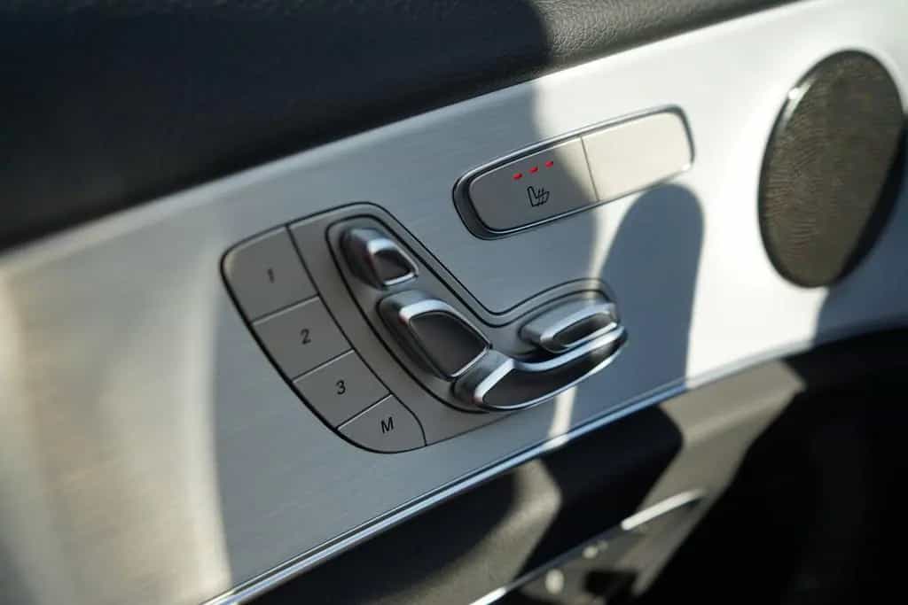 Mercedes-Benz E-Class E220 d Avantgarde 4-Matic LED Navi ACC AHK 01/2021-photo-25