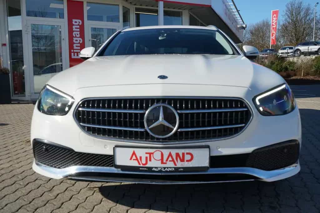 Mercedes-Benz E-Class E220 d Avantgarde 4-Matic LED Navi ACC AHK 01/2021-photo-5