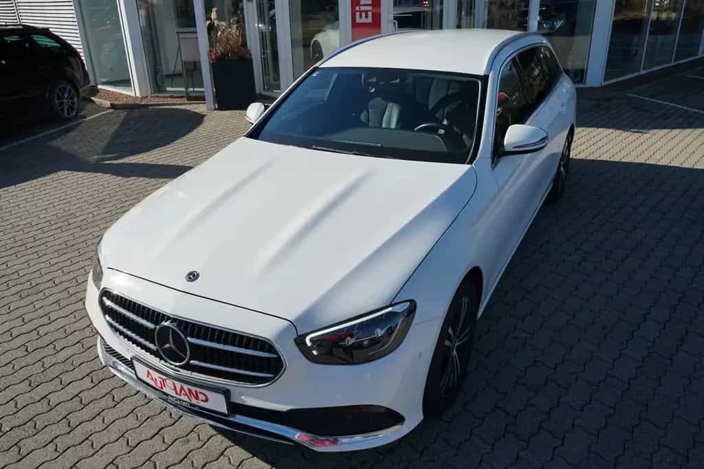 Mercedes-Benz E-Class E220 d Avantgarde 4-Matic LED Navi ACC AHK 01/2021-photo-9