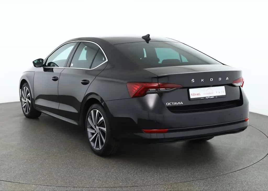 Skoda Octavia 1.5 TSI Style LED Navi ACC Kamera PDC 09/2020-photo-2