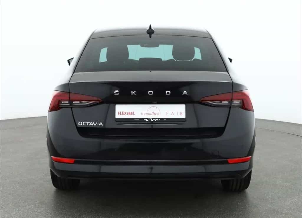 Skoda Octavia 1.5 TSI Style LED Navi ACC Kamera PDC 09/2020-photo-3