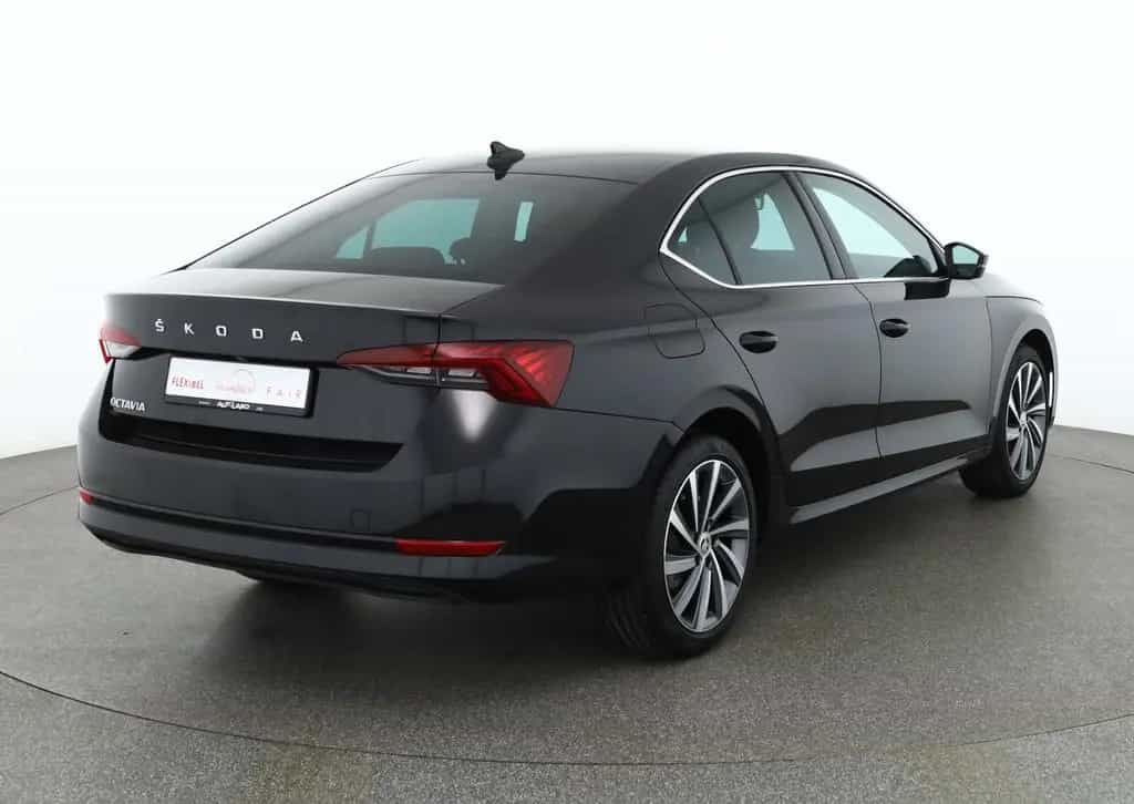 Skoda Octavia 1.5 TSI Style LED Navi ACC Kamera PDC 09/2020-photo-4