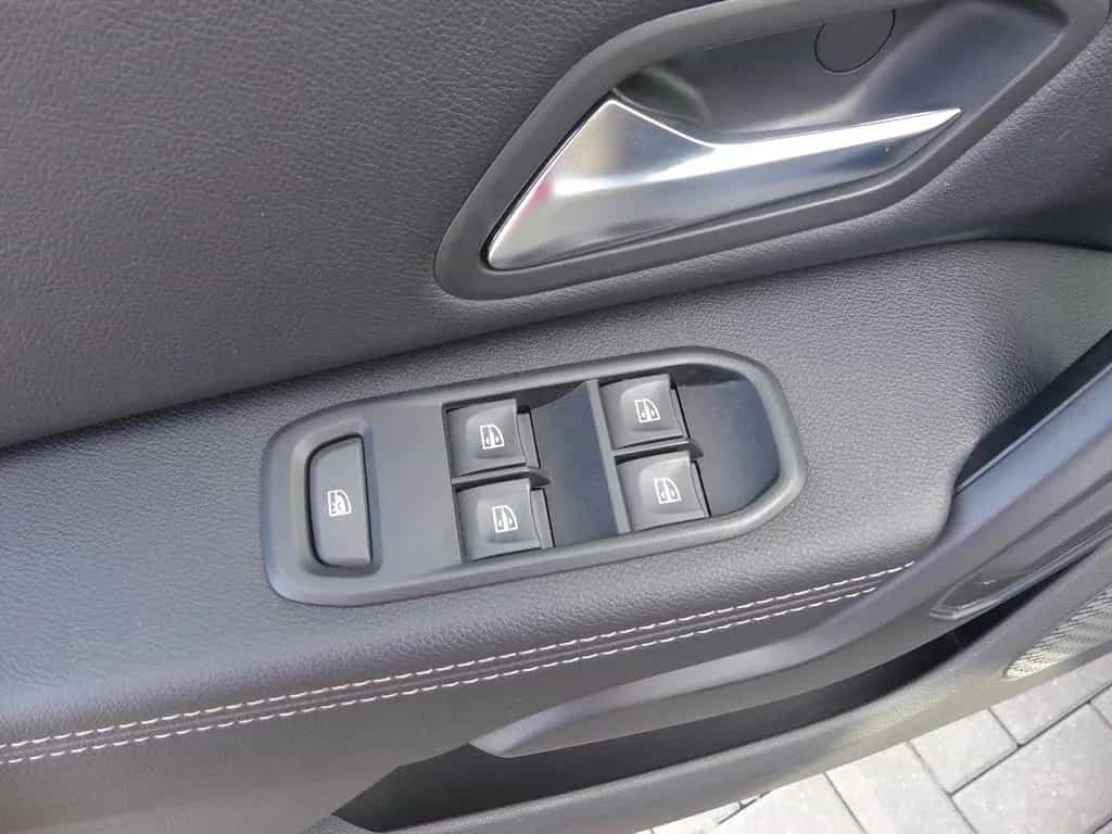 Dacia Duster II 1.3 TCE Prestige Leder Sitzheizung PDC 06/2019-photo-23