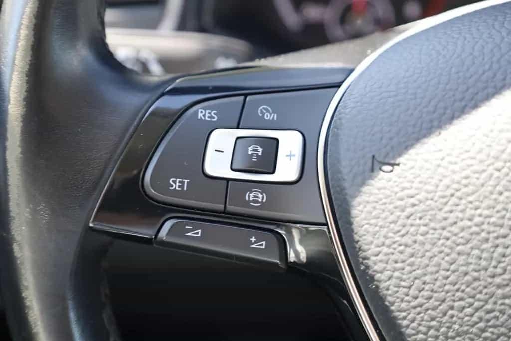 Volkswagen T-Roc 1.0 ACC Klima Spurhalte Bluetooth USB 11/2018-photo-19