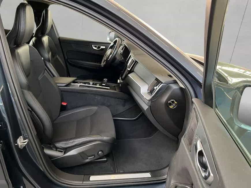 Volvo XC60 B4 AWD Momentum-Pro Aut BLIS 19'' Kamera Vo 12/2020-photo-17